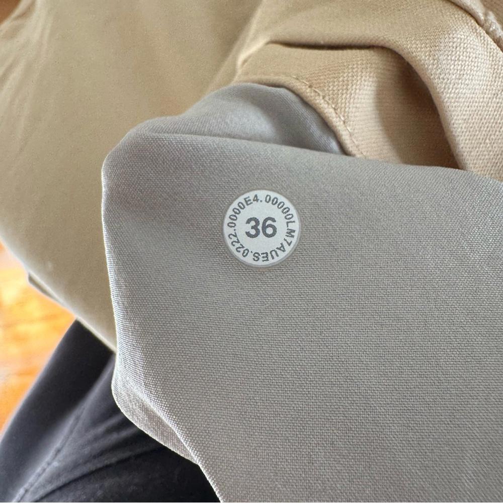 Lululemon Commission Classic-Fit Short 9" *Oxford Prosecco / White - Picture 7 of 7